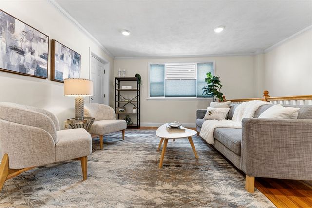 24 Glen St 1, Somerville, MA 02145