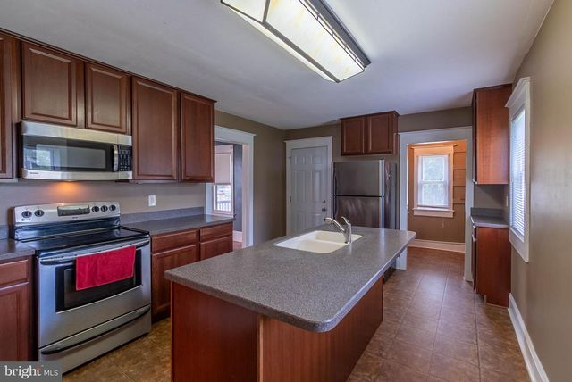 405 PORTER AVE, Martinsburg, WV 25401