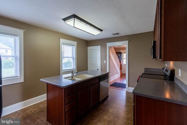 405 PORTER AVE, Martinsburg, WV 25401