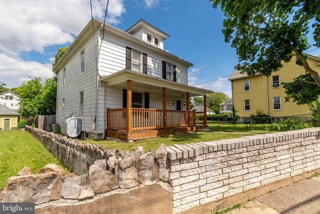 405 PORTER AVE, Martinsburg, WV 25401