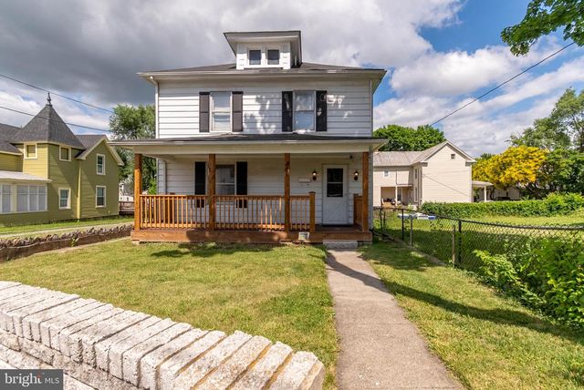 405 PORTER AVE, Martinsburg, WV 25401