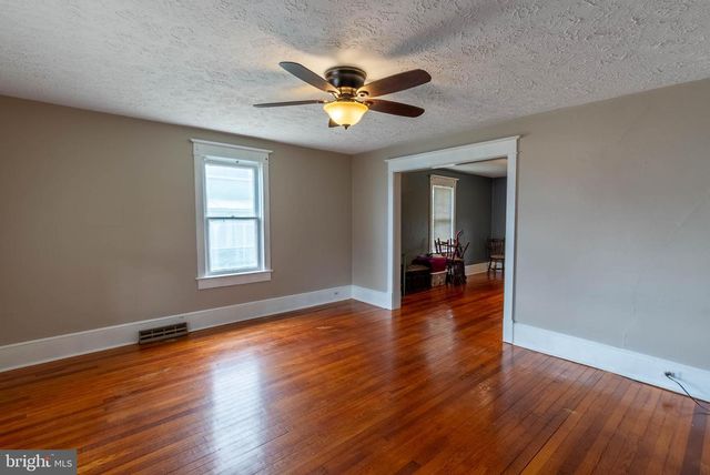 405 PORTER AVE, Martinsburg, WV 25401