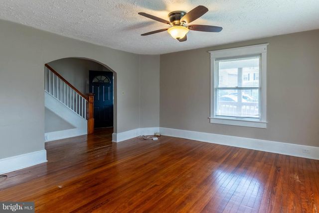 405 PORTER AVE, Martinsburg, WV 25401