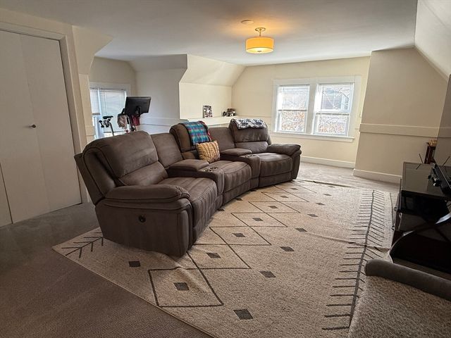 162 Babcock St 2, Brookline, MA 02446