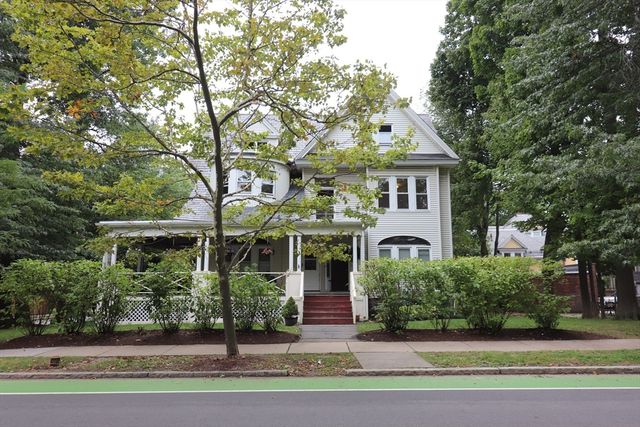 162 Babcock St 2, Brookline, MA 02446