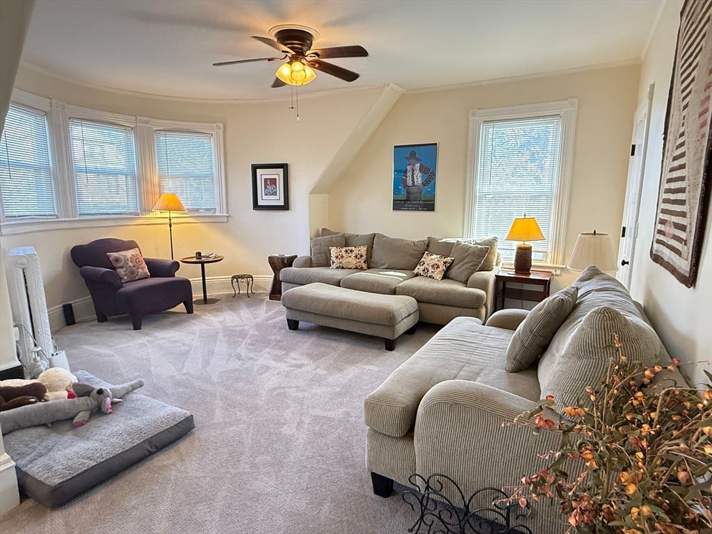 162 Babcock St 2, Brookline, MA 02446