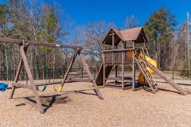 2719 Masonboro Ferry, Apex, NC 27502