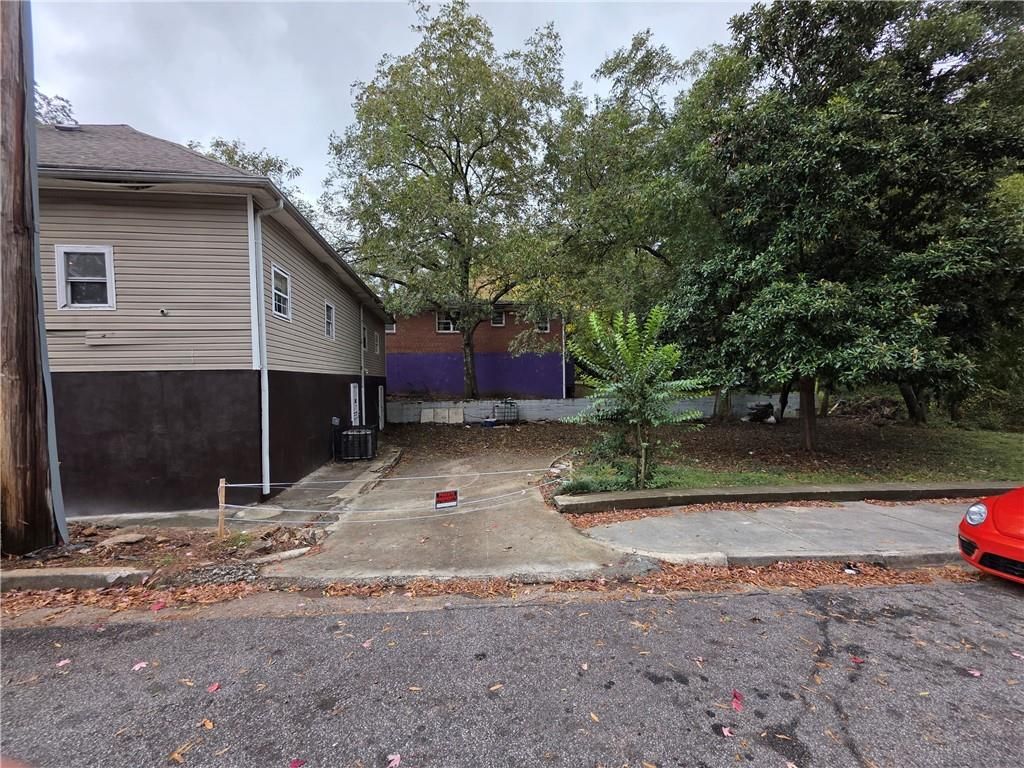 Image 10 of property listing at 114 Moury SE Avenue, Atlanta, GA 30315