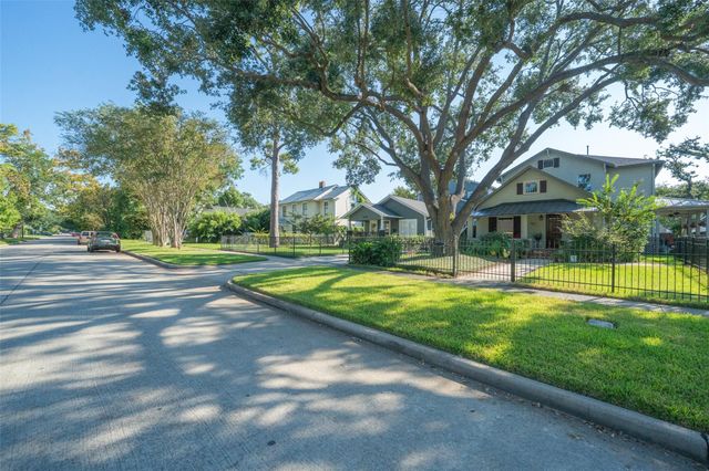 1810 Cortlandt Street, Houston, TX 77008