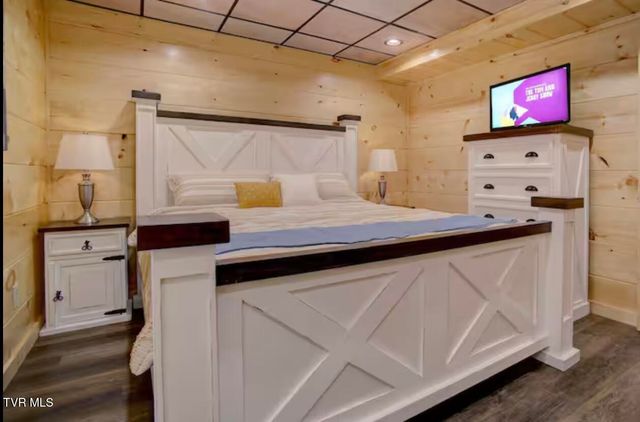 817 String Run Way, Pigeon Forge, TN 37863