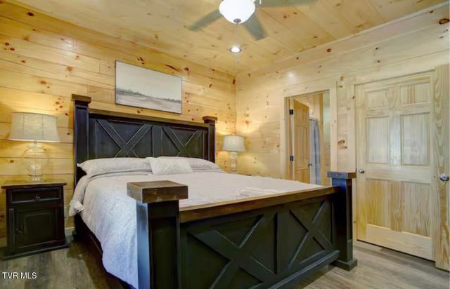 817 String Run Way, Pigeon Forge, TN 37863