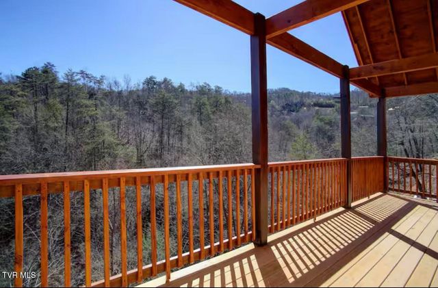 817 String Run Way, Pigeon Forge, TN 37863