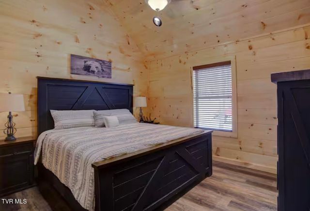 817 String Run Way, Pigeon Forge, TN 37863