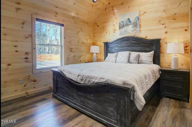 817 String Run Way, Pigeon Forge, TN 37863