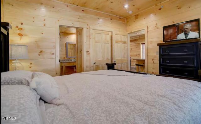 817 String Run Way, Pigeon Forge, TN 37863