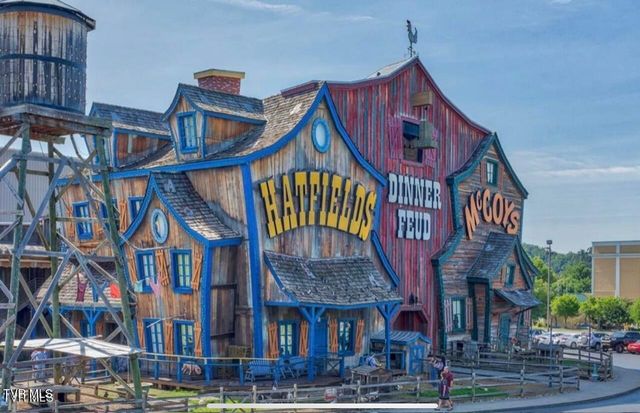 817 String Run Way, Pigeon Forge, TN 37863