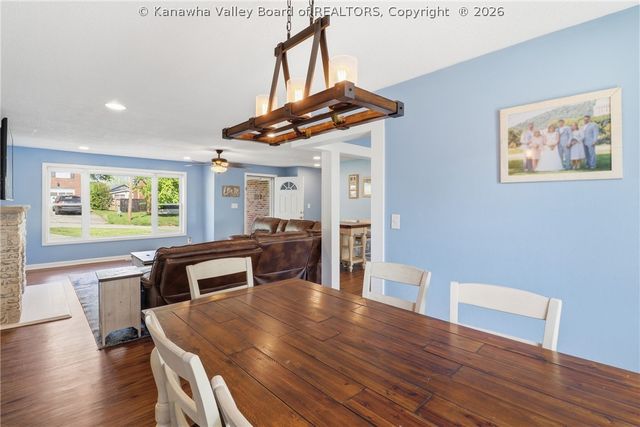 305 Caroline Drive, Hurricane, WV 25526