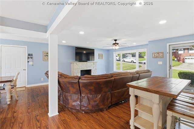305 Caroline Drive, Hurricane, WV 25526