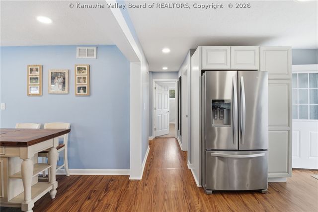 305 Caroline Drive, Hurricane, WV 25526