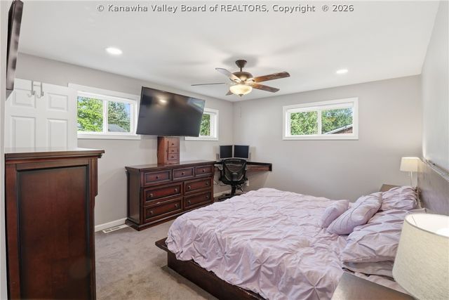 305 Caroline Drive, Hurricane, WV 25526