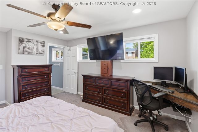 305 Caroline Drive, Hurricane, WV 25526
