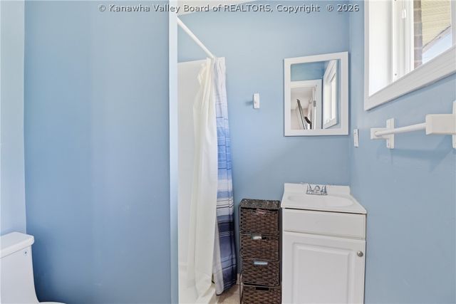 305 Caroline Drive, Hurricane, WV 25526