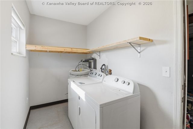 305 Caroline Drive, Hurricane, WV 25526