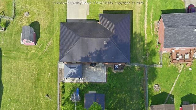 305 Caroline Drive, Hurricane, WV 25526
