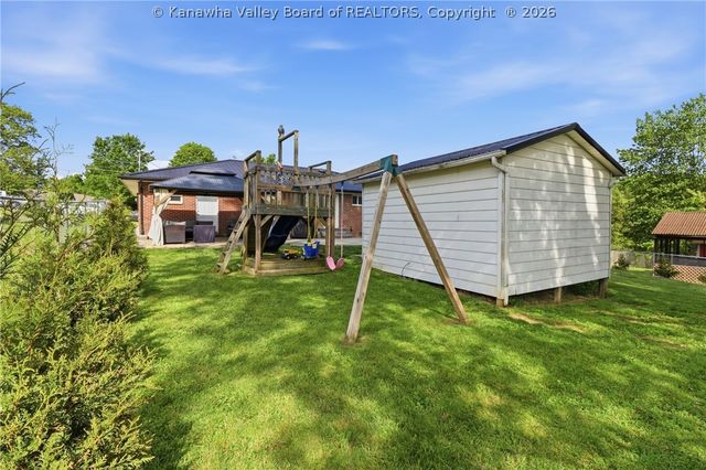 305 Caroline Drive, Hurricane, WV 25526