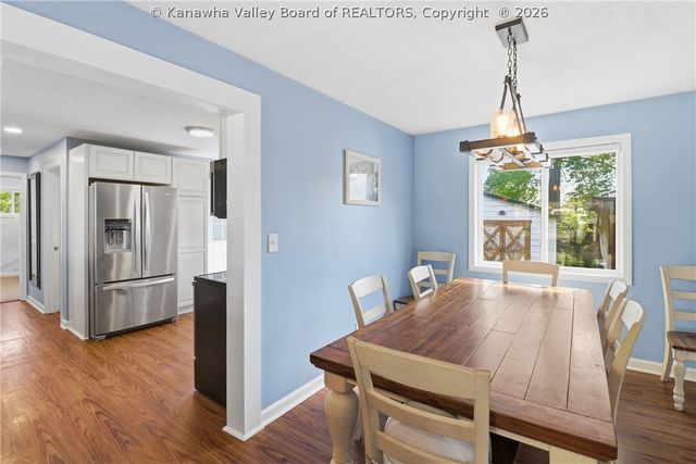 305 Caroline Drive, Hurricane, WV 25526