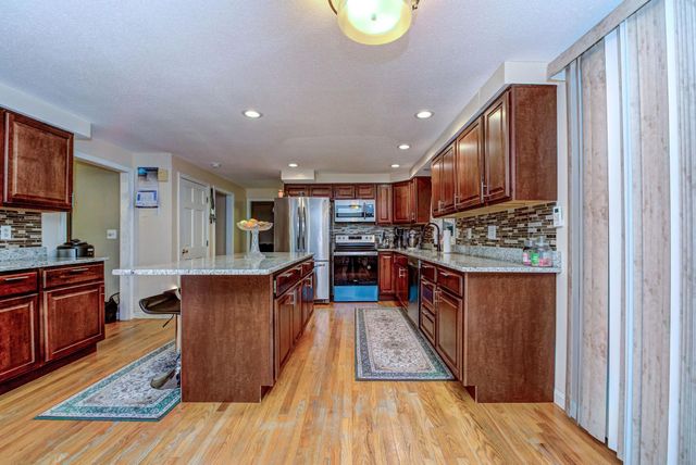 3 Abbey Road, Bow, NH 03304