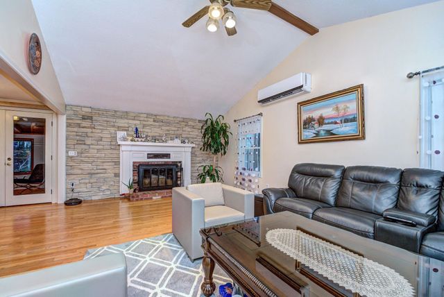 3 Abbey Road, Bow, NH 03304