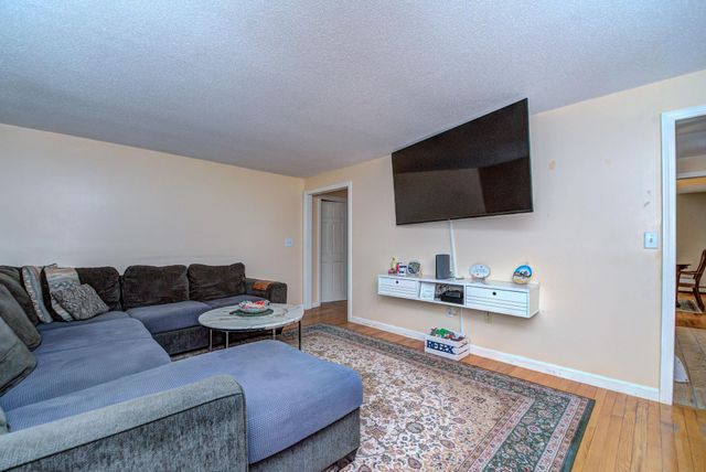 3 Abbey Road, Bow, NH 03304