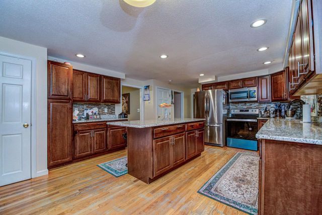 3 Abbey Road, Bow, NH 03304