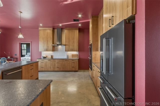 961 Campus Road, Salina, OK 74365