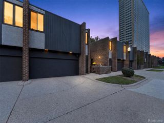 1243 Navarre Place, Detroit, MI 48207