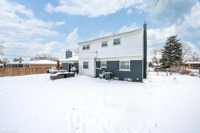 16845 Tremlett Drive, Clinton Twp, MI 48035