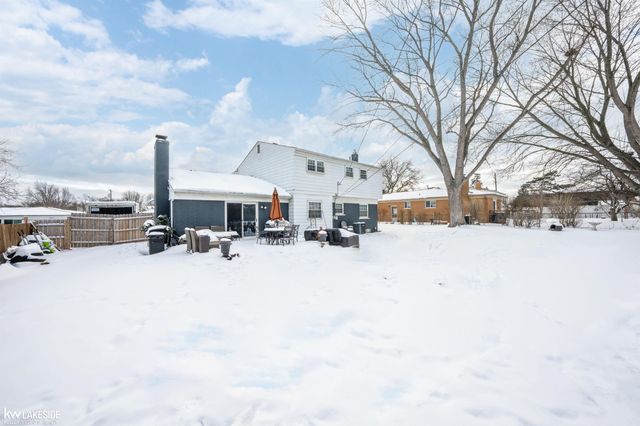 16845 Tremlett Drive, Clinton Twp, MI 48035