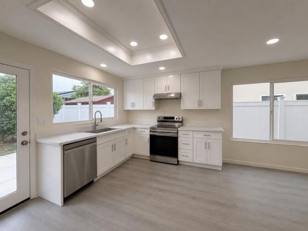 Image 12 of property listing at 1274 Mayhew Drive, San Jose, CA 95121