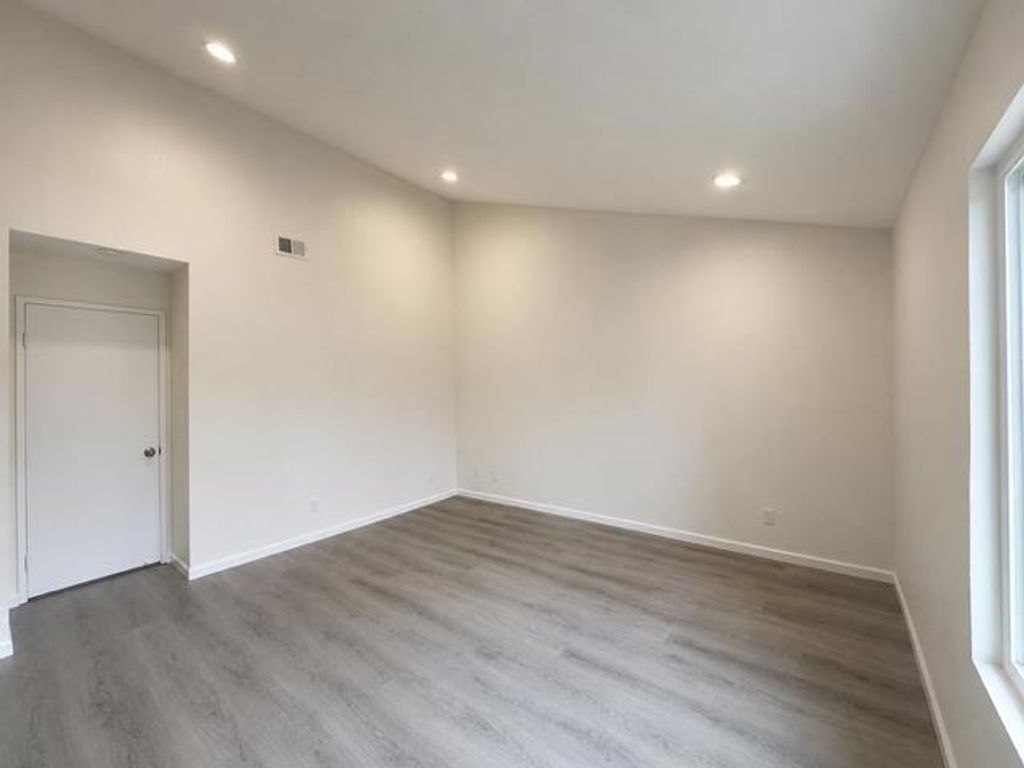 Image 16 of property listing at 1274 Mayhew Drive, San Jose, CA 95121