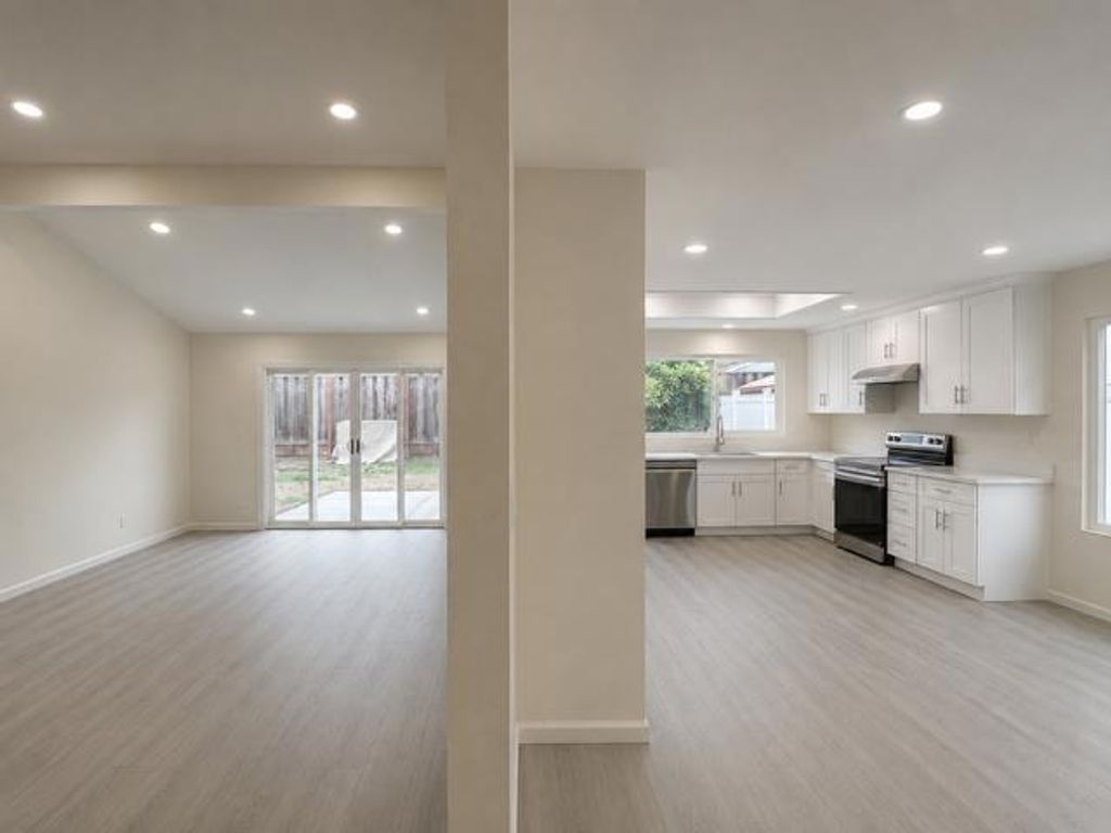 Image 6 of property listing at 1274 Mayhew Drive, San Jose, CA 95121