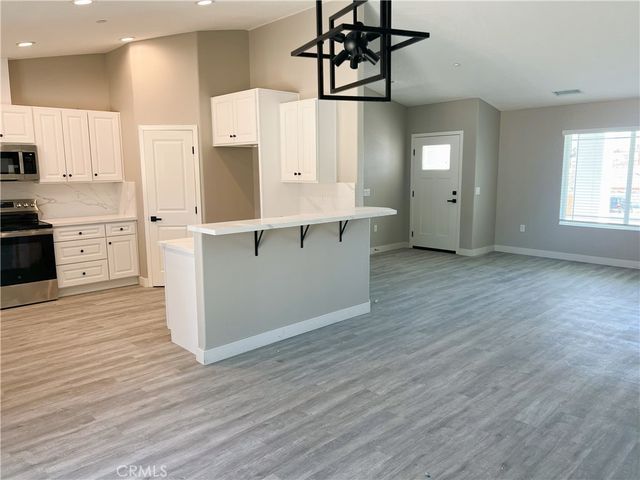 16452 Llanada Avenue, Victorville, CA 92394