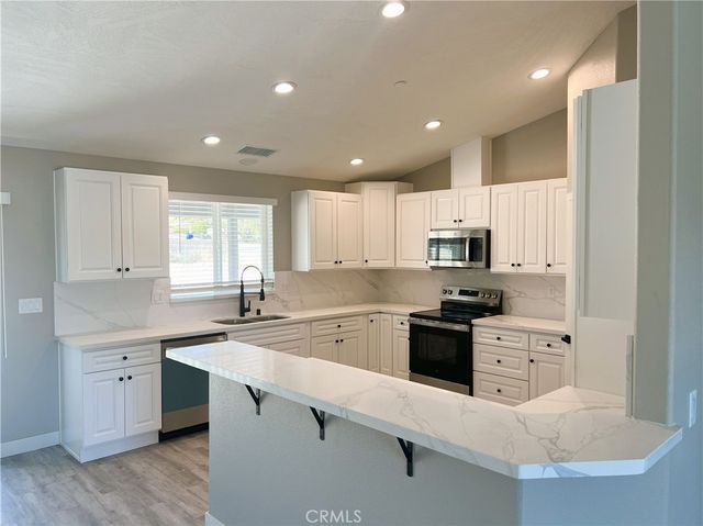 16452 Llanada Avenue, Victorville, CA 92394