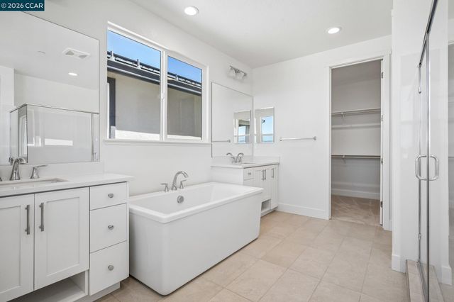 17417 Bushwick Lane, Lathrop, CA 95330