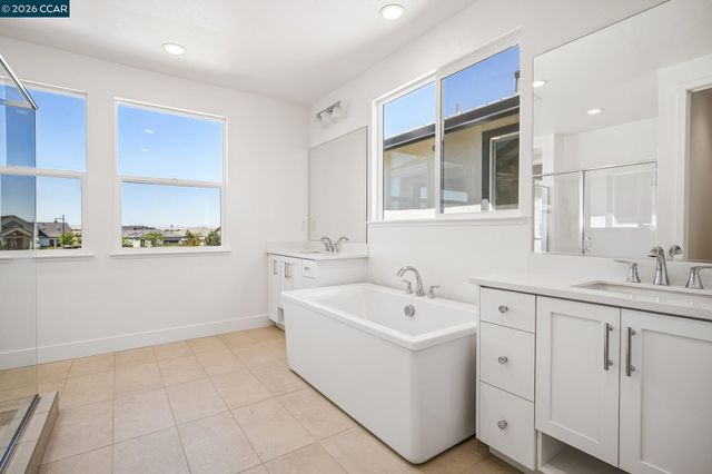 17417 Bushwick Lane, Lathrop, CA 95330