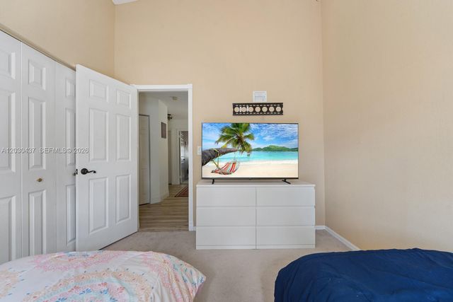 1021 NW 185th Ter, Pembroke Pines, FL 33029