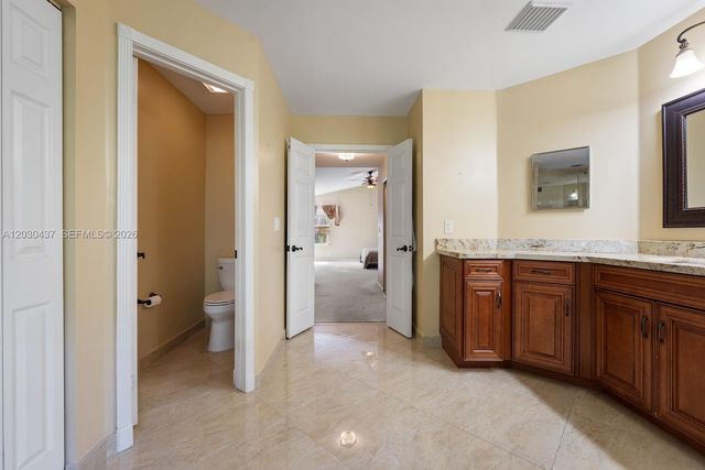 1021 NW 185th Ter, Pembroke Pines, FL 33029