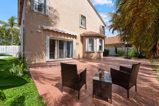 1021 NW 185th Ter, Pembroke Pines, FL 33029
