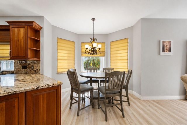1021 NW 185th Ter, Pembroke Pines, FL 33029