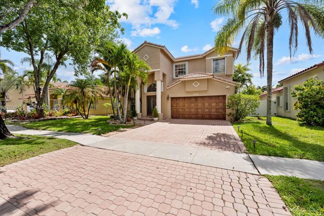 1021 NW 185th Ter, Pembroke Pines, FL 33029